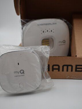 Chamberlain MyQ Wireless Smart Garage Hub control - White